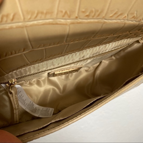 Penelope and Monica Cruz  Carpisa Italy Crossbody - Picture 7 of 9